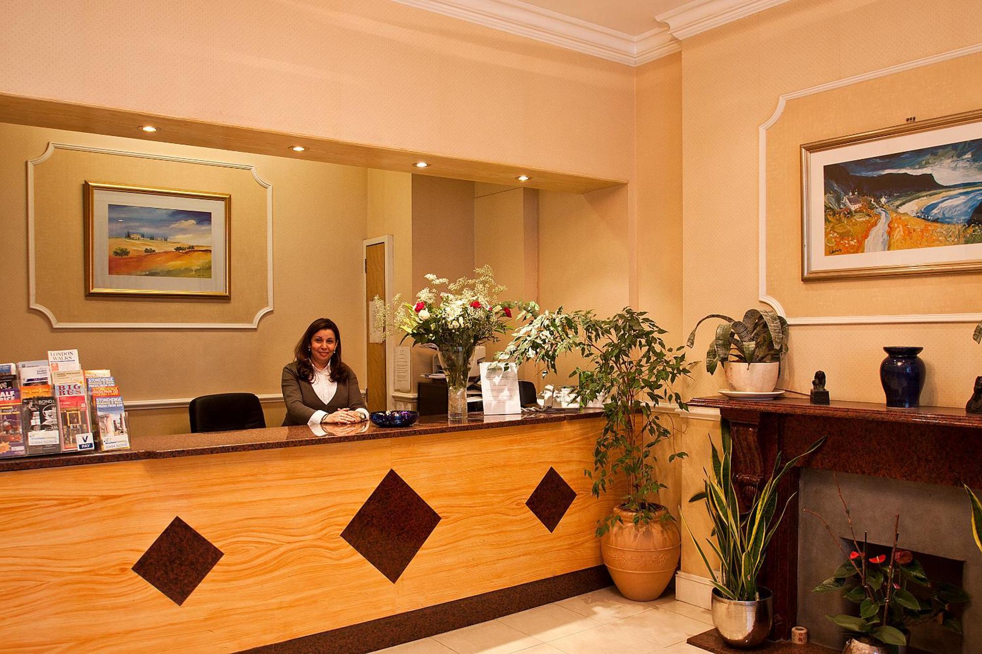 Avon Hotel Лондон Экстерьер фото
